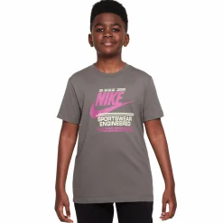 NIKE k nsw tee brandmark futura (consume- T-skjorter Og Singlet·T-skjorter|Treningsklær